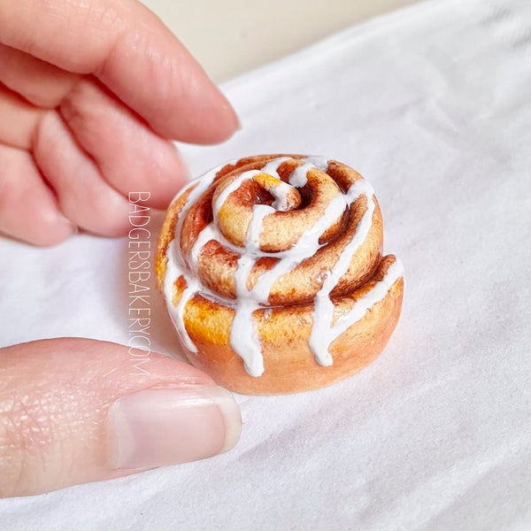 Miniature CINNAMON ROLL, Fake Food for Dolls from 1/3 to 1/12 scale like BJD, Blythe, Minifee, Dollfie Dream