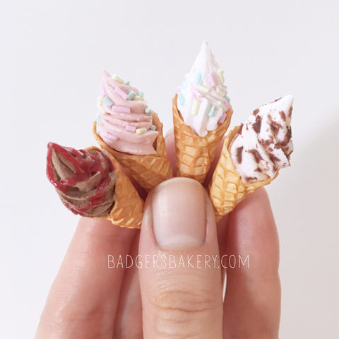 Miniature SOFT SERVE Ice Cream Cones, Summer Sweets for BJD, Blythe, Dolls in 1/6, 1/4, 1/3 Scale