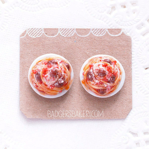 spaghetti stud earrings